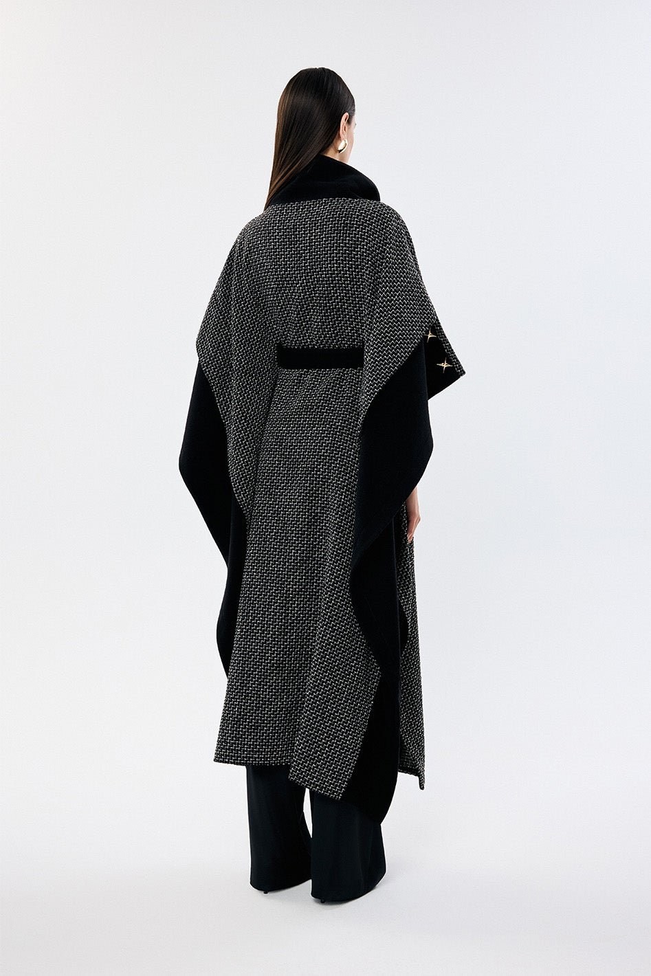 Nycus Overcoat