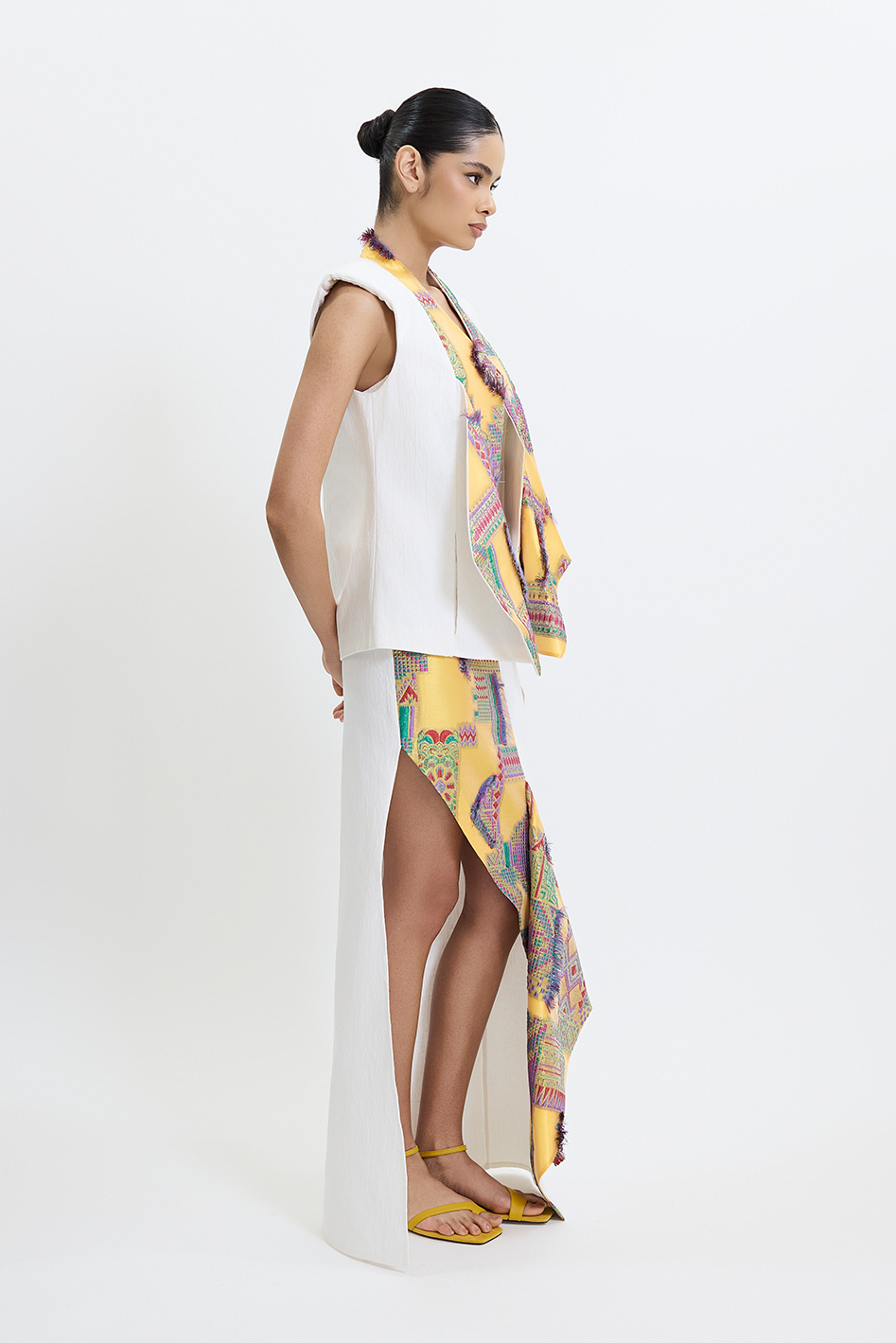 Calyra Vest